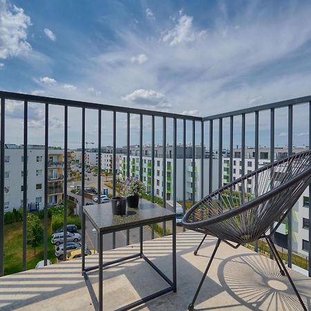 Exclusive Apartment With Balcony & Parking Wroclaw By Renters Prestige Bagian luar foto