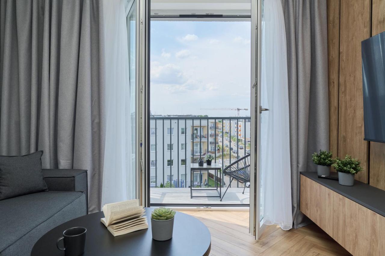 Exclusive Apartment With Balcony & Parking Wroclaw By Renters Prestige Bagian luar foto