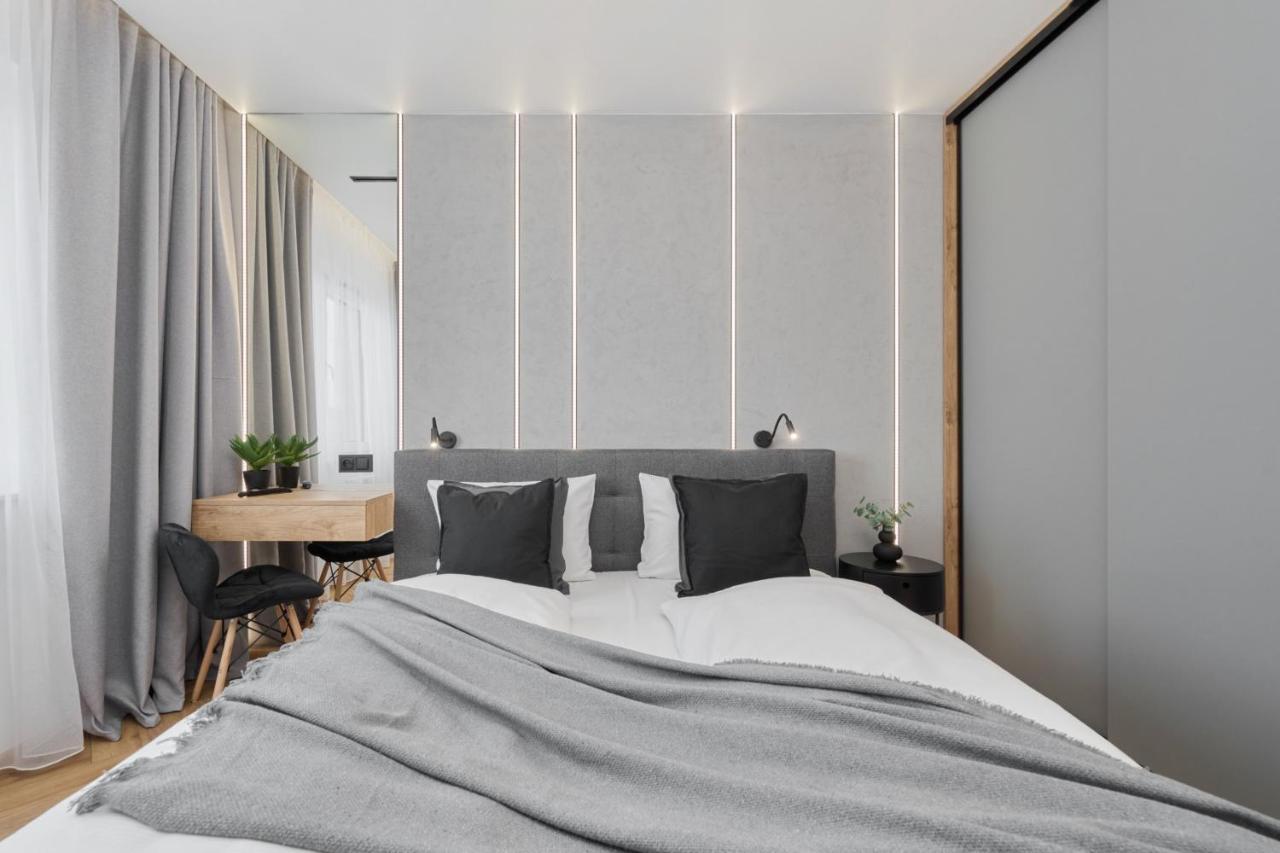 Exclusive Apartment With Balcony & Parking Wroclaw By Renters Prestige Bagian luar foto