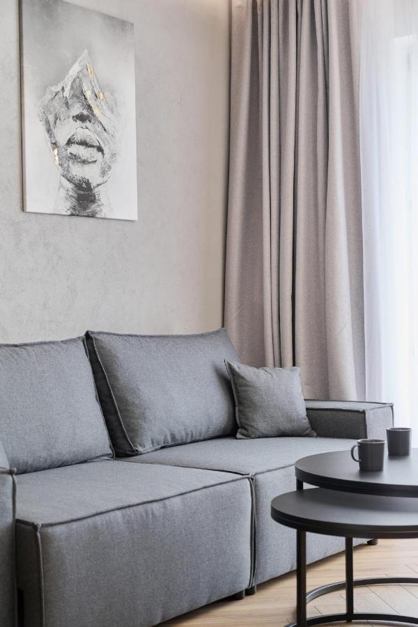 Exclusive Apartment With Balcony & Parking Wroclaw By Renters Prestige Bagian luar foto