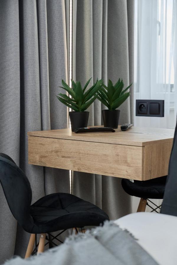 Exclusive Apartment With Balcony & Parking Wroclaw By Renters Prestige Bagian luar foto