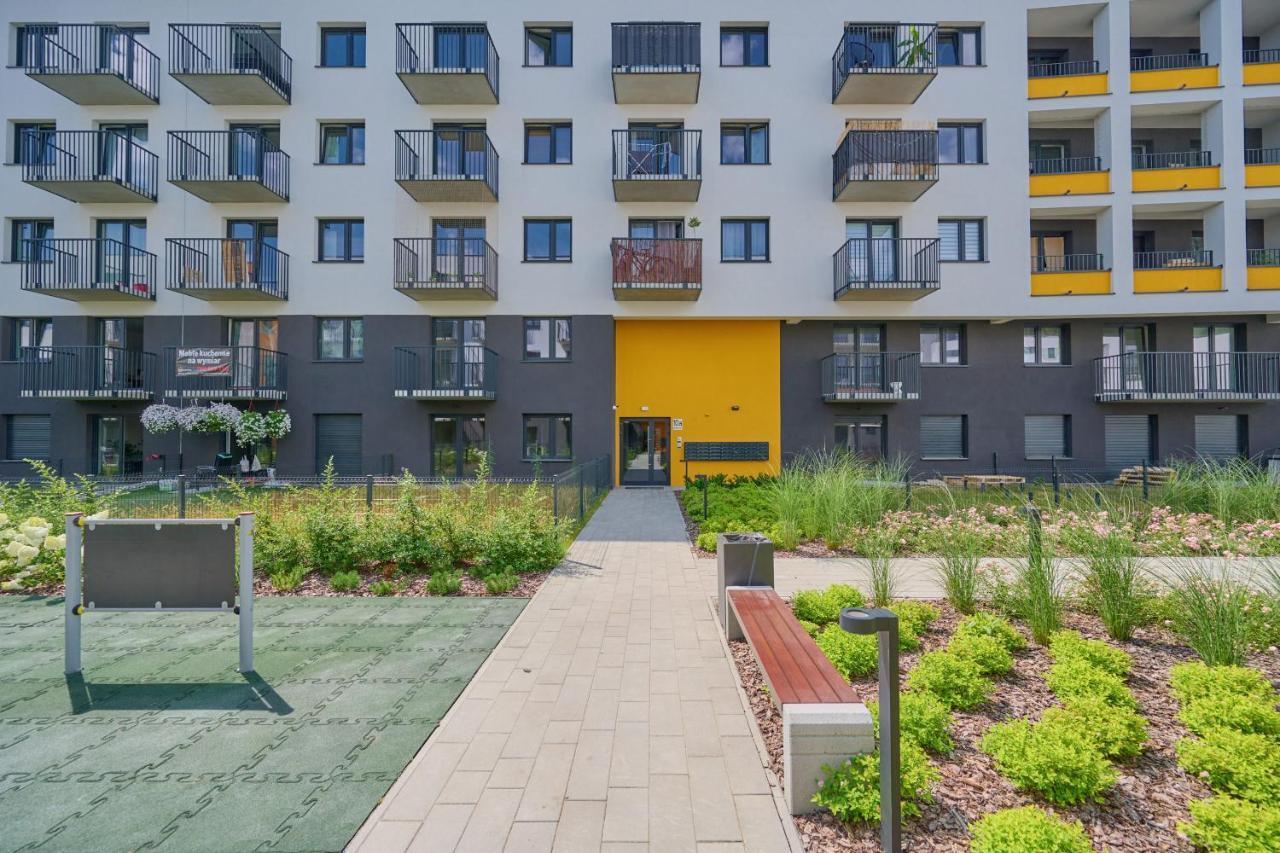 Exclusive Apartment With Balcony & Parking Wroclaw By Renters Prestige Bagian luar foto
