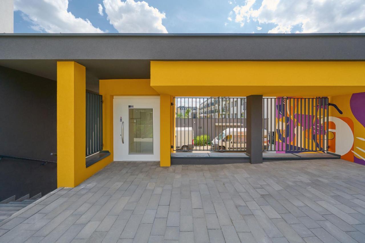 Exclusive Apartment With Balcony & Parking Wroclaw By Renters Prestige Bagian luar foto