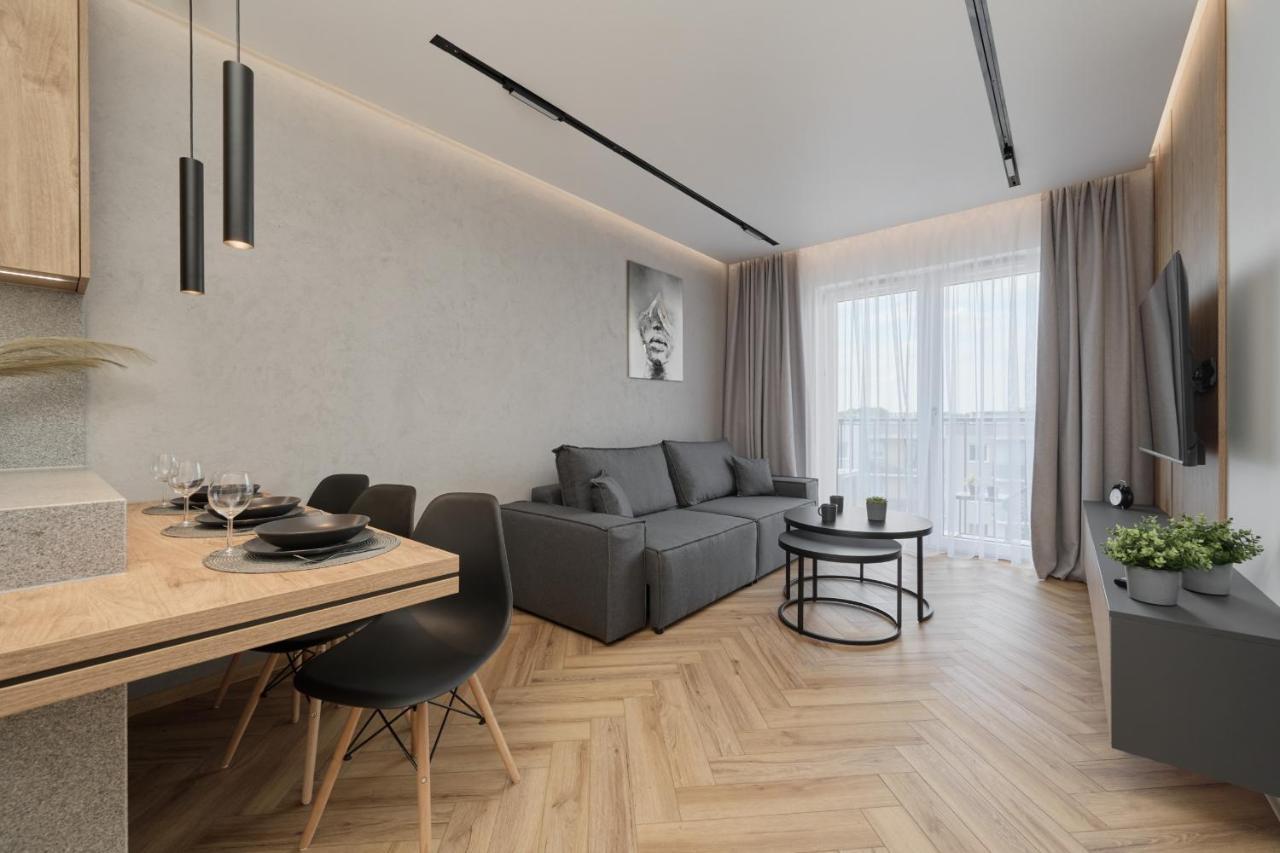 Exclusive Apartment With Balcony & Parking Wroclaw By Renters Prestige Bagian luar foto