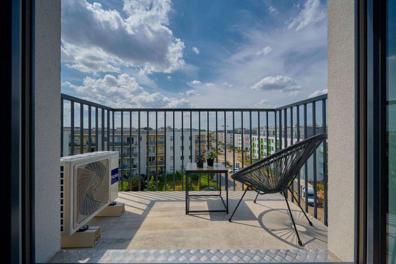 Exclusive Apartment With Balcony & Parking Wroclaw By Renters Prestige Bagian luar foto
